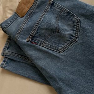 Women Vintage Levi 501 Jeans True Size 30 or 31